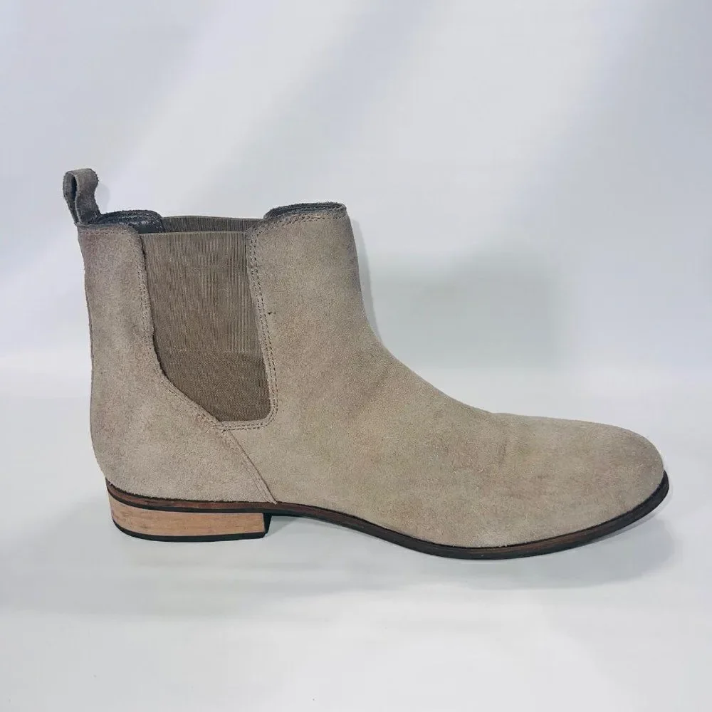 Urban‎ Outfitters UO Chelsea Suede Boots Beige Men's 10